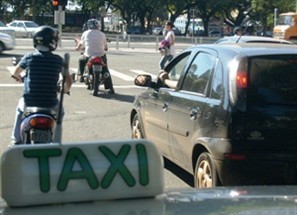 Prefeitura sorteia pontos de táxi em Maringá
