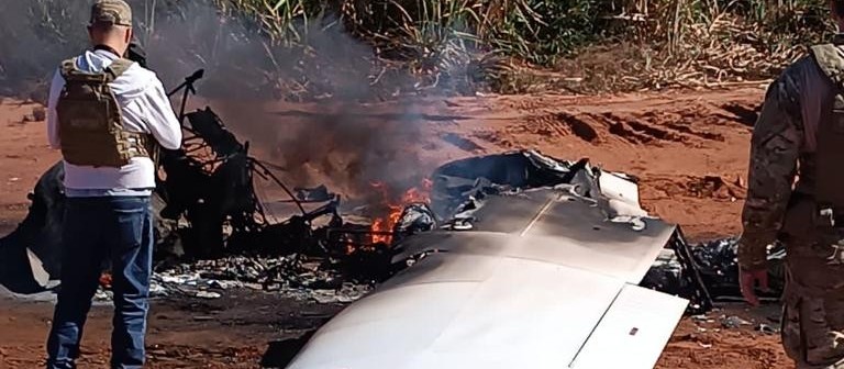 Aeronave irregular é interceptada pela FAB e incendiada por piloto na região