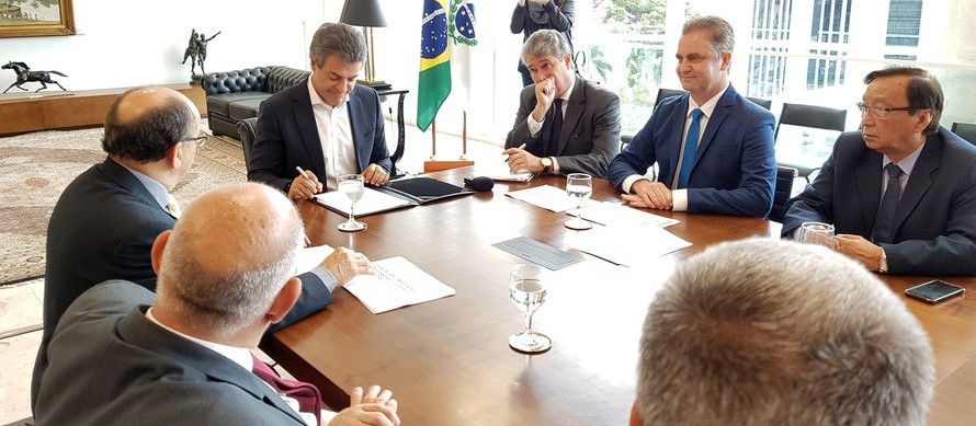 Políticos e empresários vão a Curitiba para defender a sobrevivência do Porto Seco de Maringá