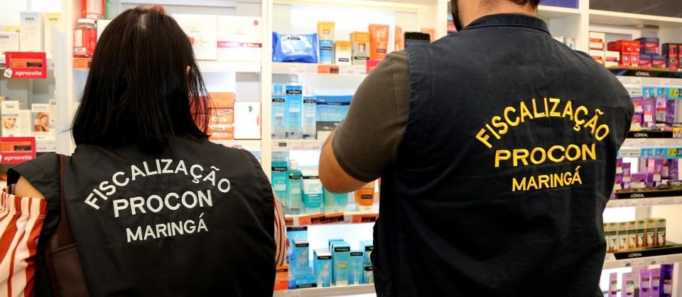 Procon de Maringá fiscaliza farmácias para verificar precificação
