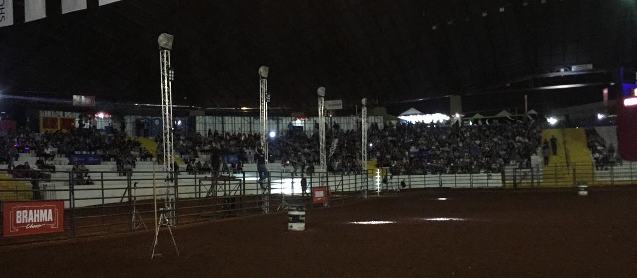 Expoingá é palco de uma das etapas do maior campeonato de montaria em touros do mundo