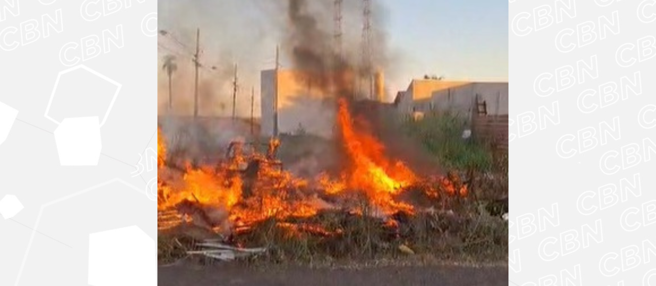 Ouvinte alerta para queimadas em terrenos vazios em Maringá