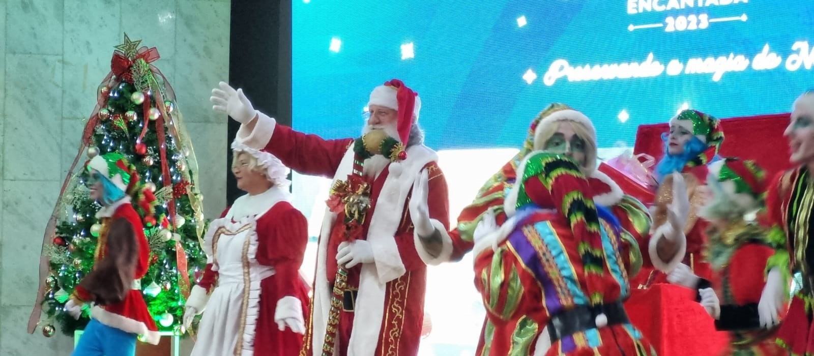 Com show musical e Papai Noel, Maringá Encantada é lançada
