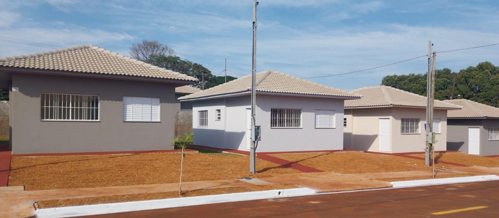 Governador entrega 84 casas do programa Casa Fácil
