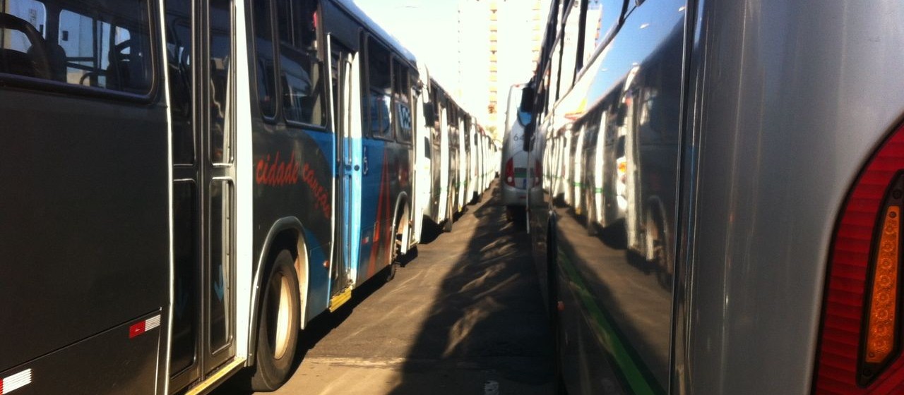 Maringá é a cidade do Paraná com menos ônibus por habitante