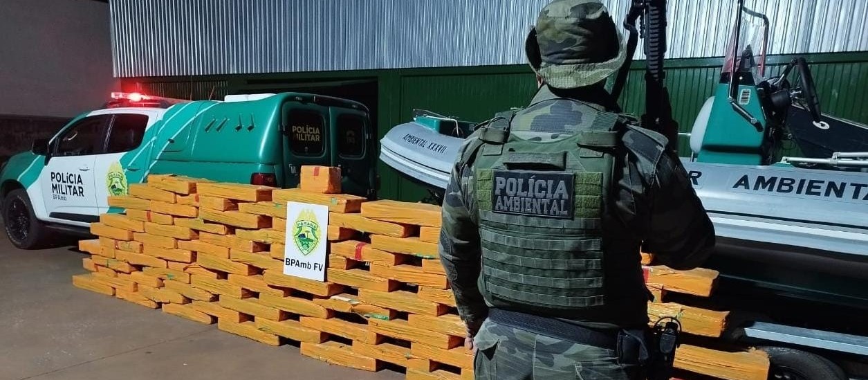 Polícia Ambiental apreende uma tonelada de maconha em ilha