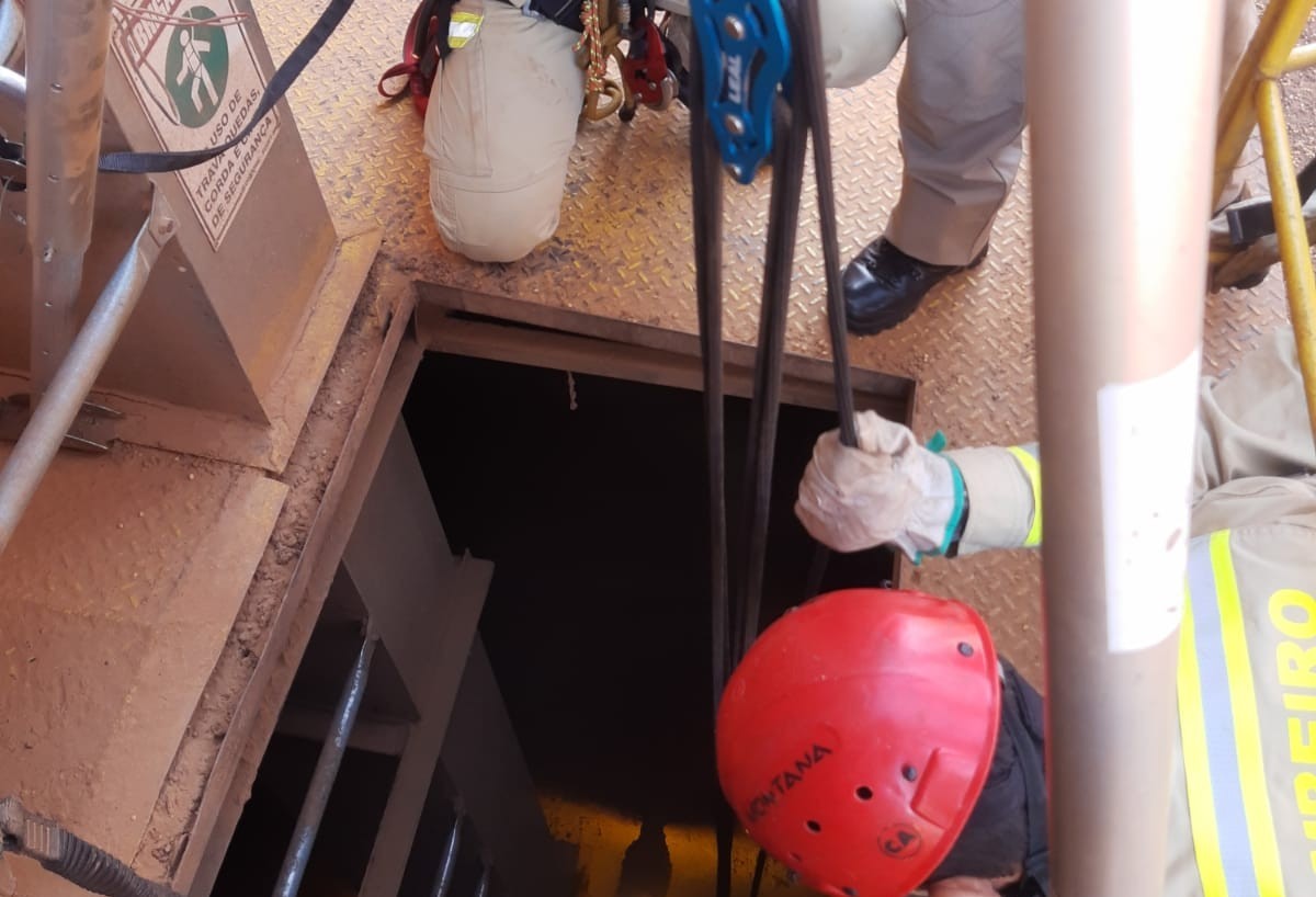 Trabalhador Fica Ferido Ao Cair Em Fosso De Elevador