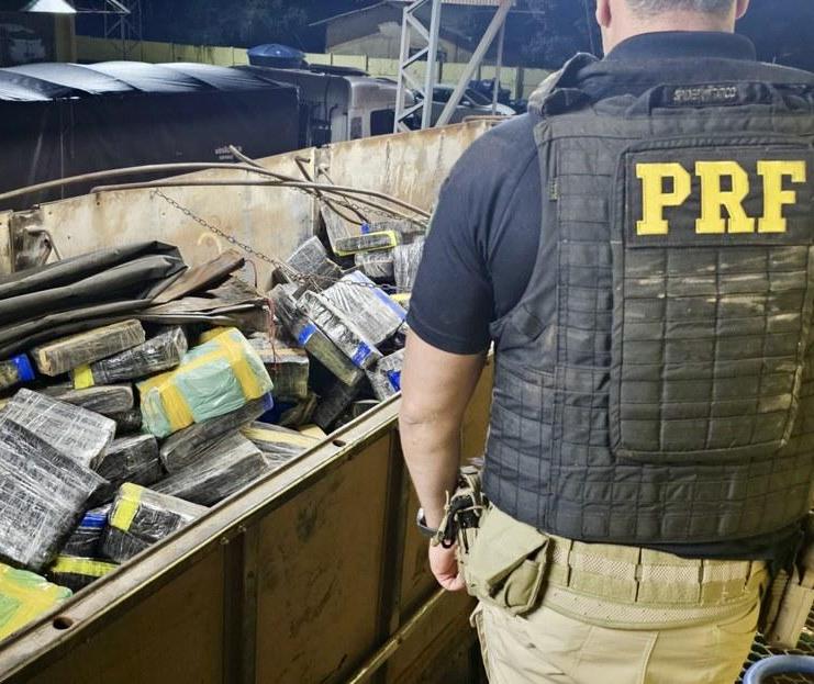 PRF apreende quase nove toneladas de maconha na BR-163