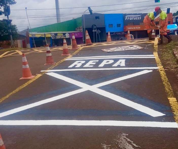 Curioso: erro em grafia de sinalização viária chama a atenção