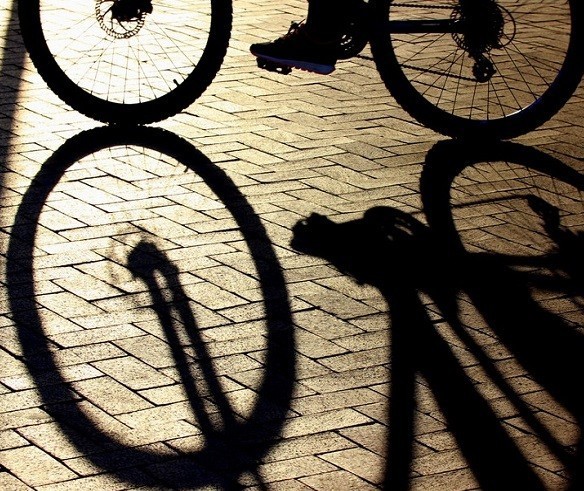 Dois são presos após bicicleta ser furtada de loja na Avenida Paraná 
