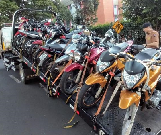 14 motocicletas são apreendidas durante blitz da PM