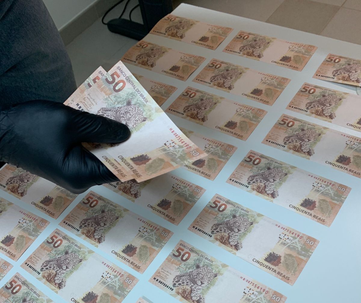Homem é preso em flagrante com R$ 2 mil em cédulas falsas em Campo Mourão