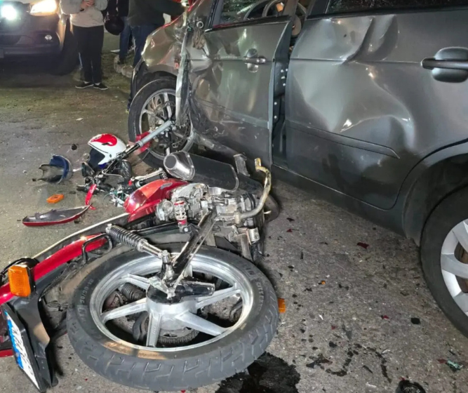 Motociclista fica em estado grave após acidente com carro em Maringá