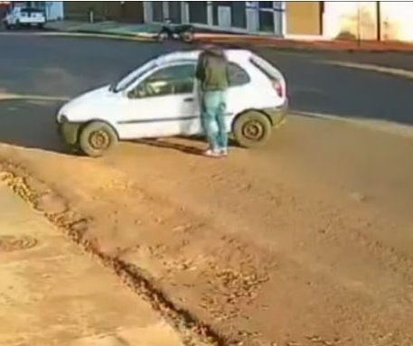 Vídeo mostra ladrão azarado na região de Maringá: furtou carro, mas veículo quebrou na sequência
