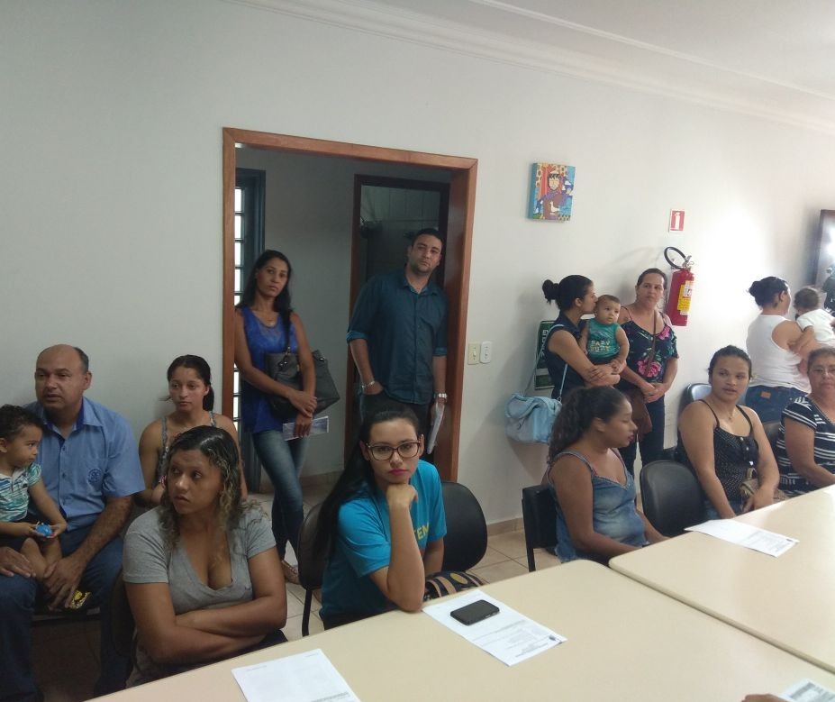 Pais vão à Justiça para garantir vaga em Cmeis de Maringá