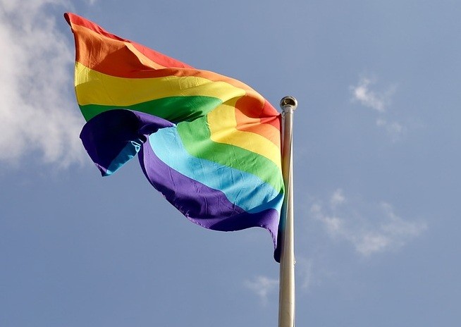 Coletivo realiza ação para abrigo LGBT de Maringá