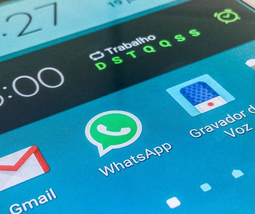 Ex-aluno é condenado a se retratar após ofender reitor em grupo de WhatsApp