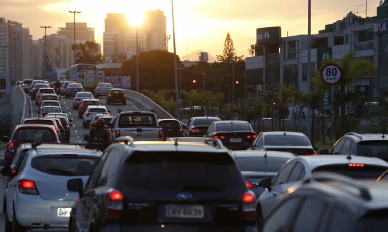 Maringá tem quase 1 veículo por habitante