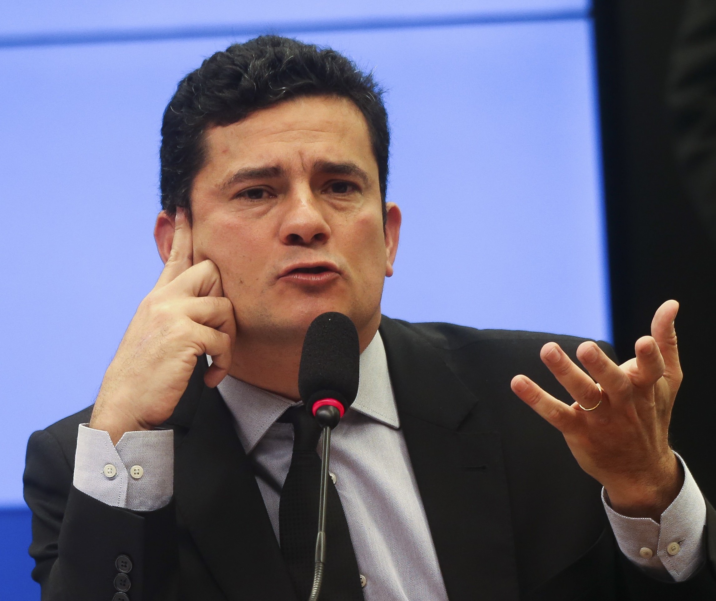 Moro: entre crianças e água suja