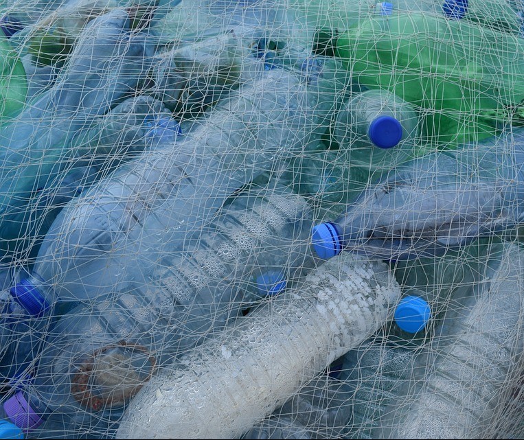 90% dos plásticos em oceanos vêm de apenas 10 rios