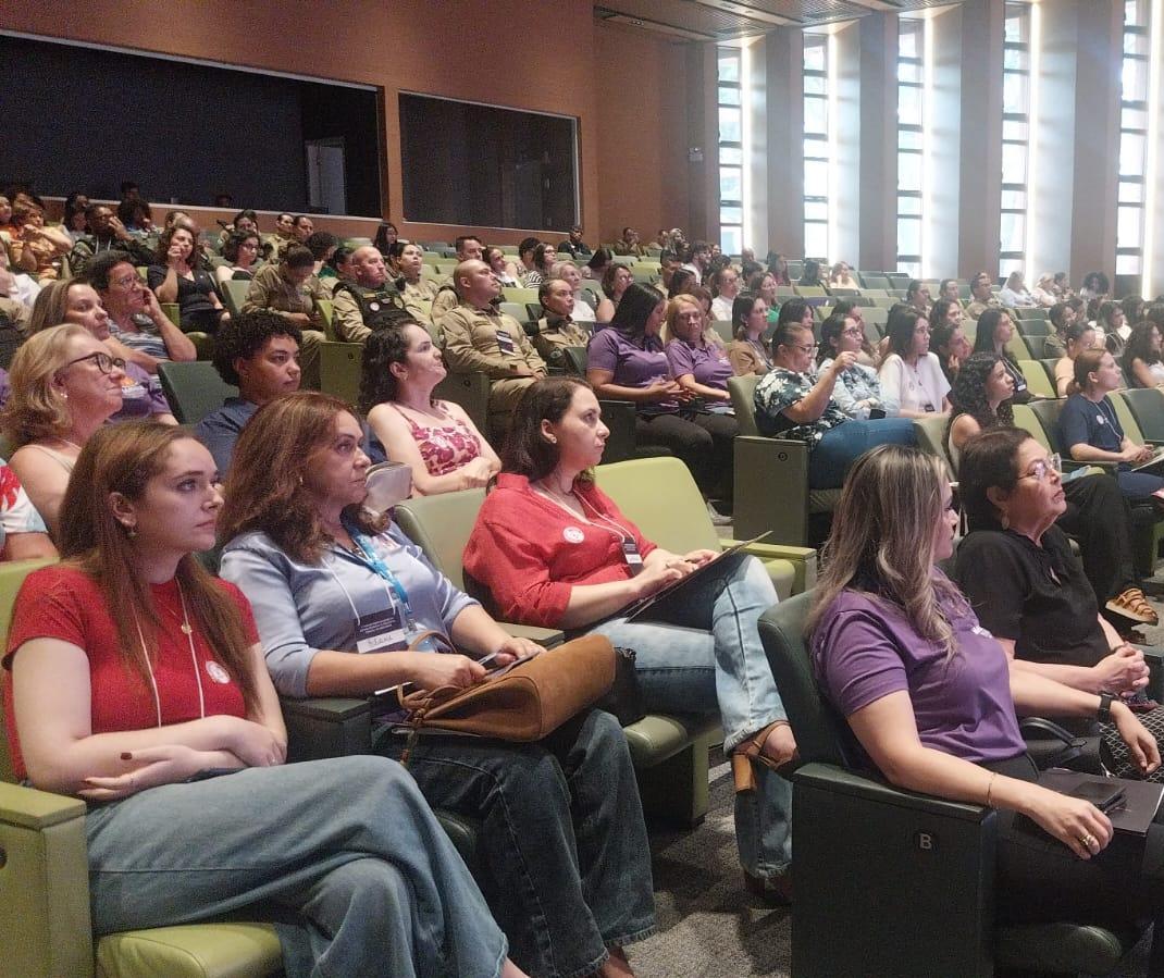 Semulher promove 1º Fórum Maringaense de Enfrentamento à Violência Contra as Mulheres