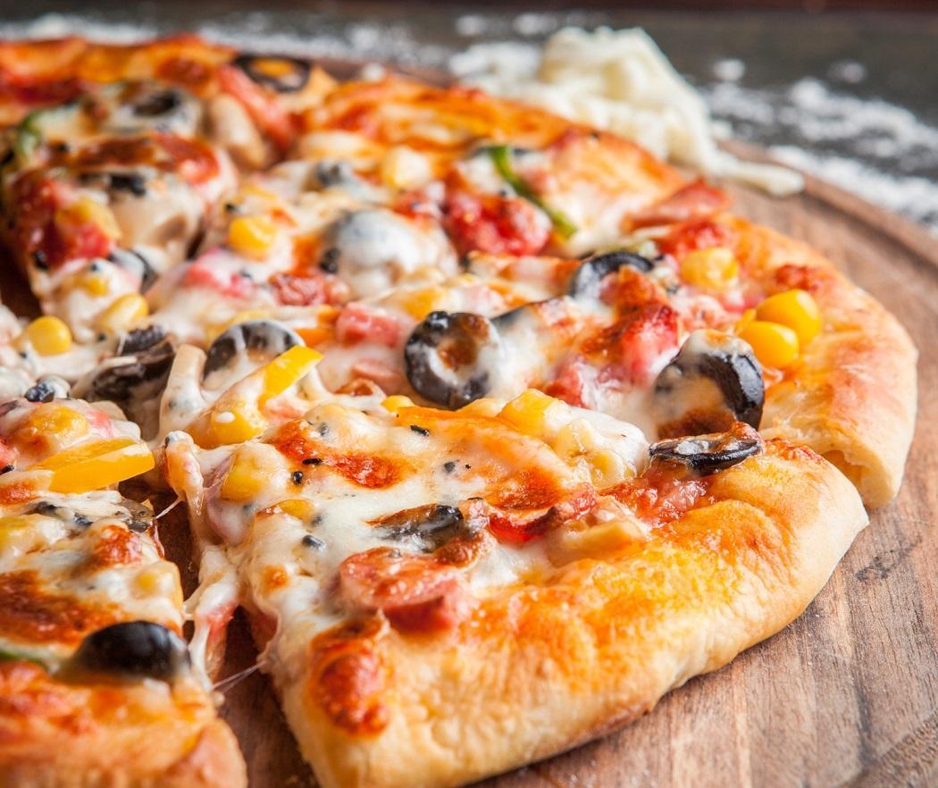 Homem é condenado por pagar pizza com notas falsas em Nova Esperança