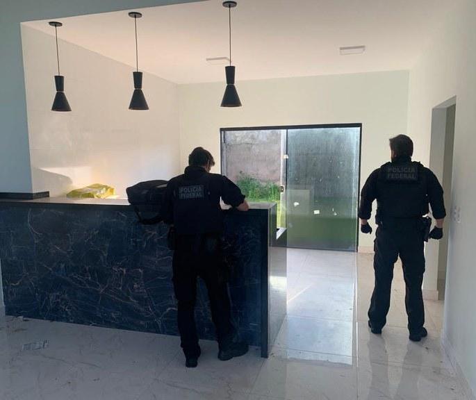 Operação da PF investiga corrupção e participação de policiais em contrabando