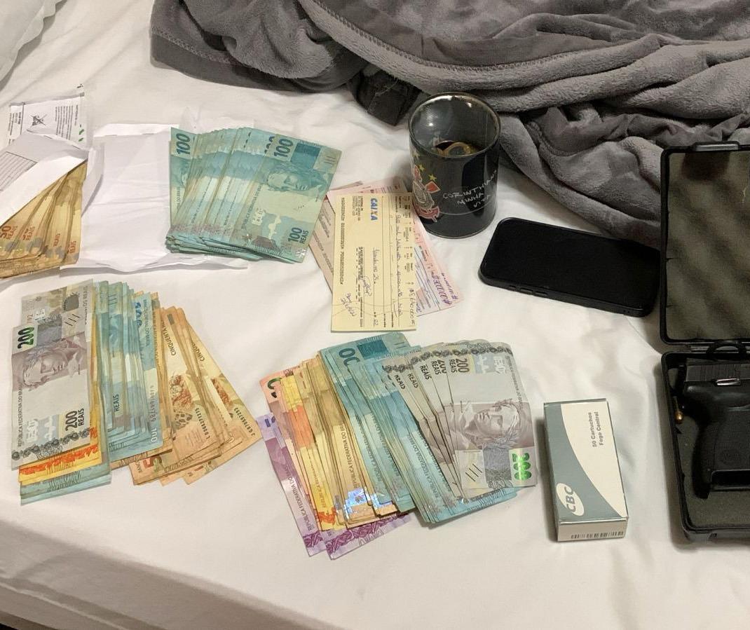 Polícia cumpre mandados contra suspeitos de roubo de US$ 210 mil em Londrina