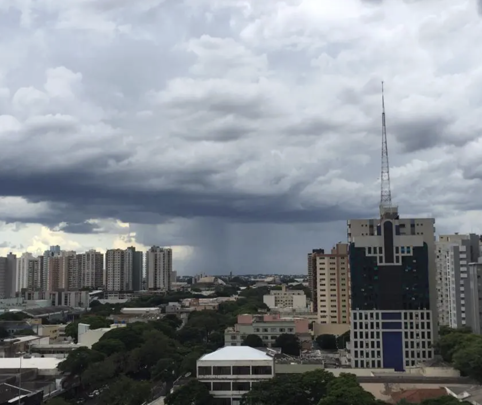 Veja como fica o tempo neste domingo, 12, em Maringá e no Paraná