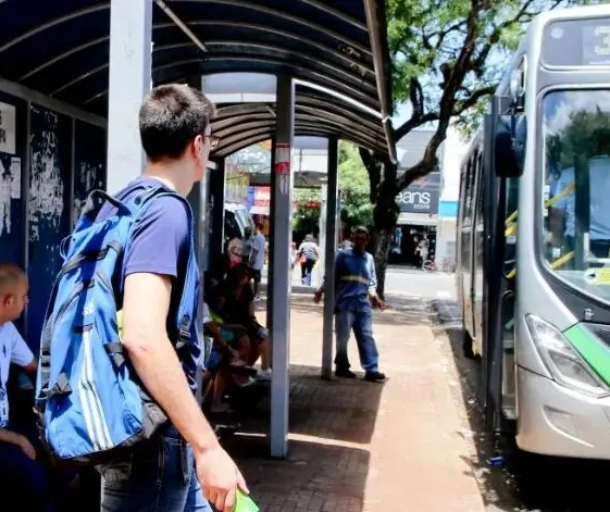 Greve do transporte coletivo é suspensa após audiência de conciliação