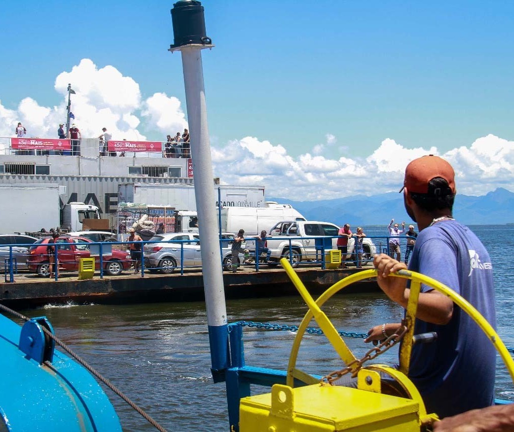 DER orienta viajantes que pretendem fazer a travessia de ferry boat no litoral 