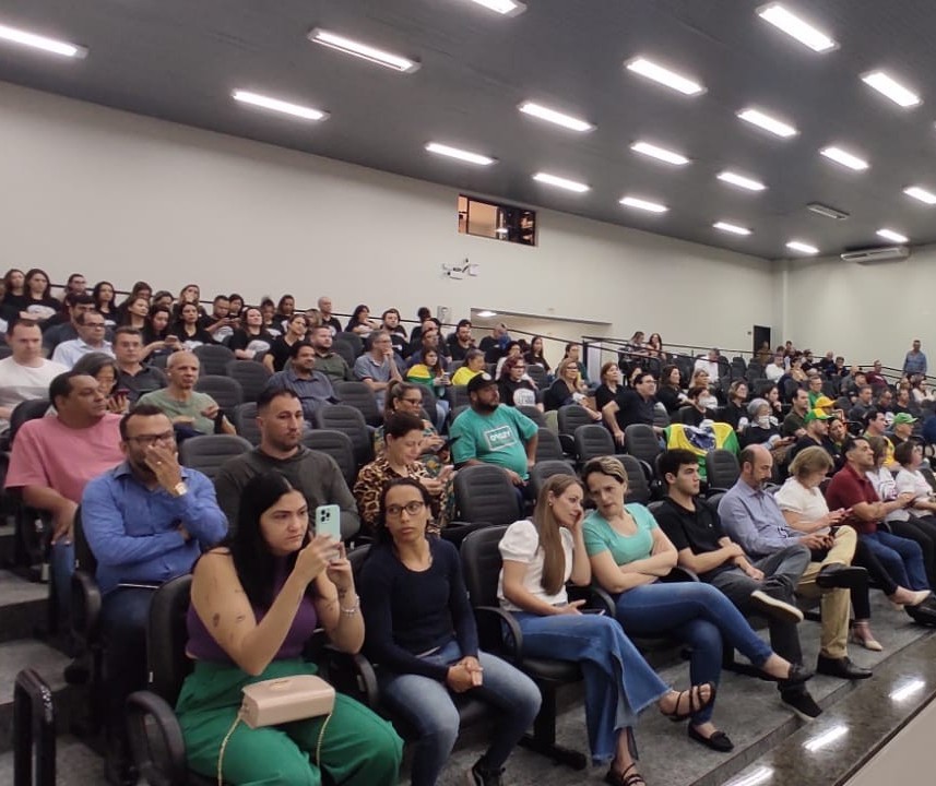 Dois vereadores mudaram de voto sobre aumento de cadeiras na Câmara de Maringá 