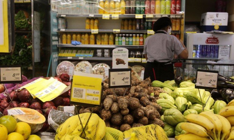 Prefeitura vai recorrer a decisão judicial que permitiu supermercado abrir no feriado