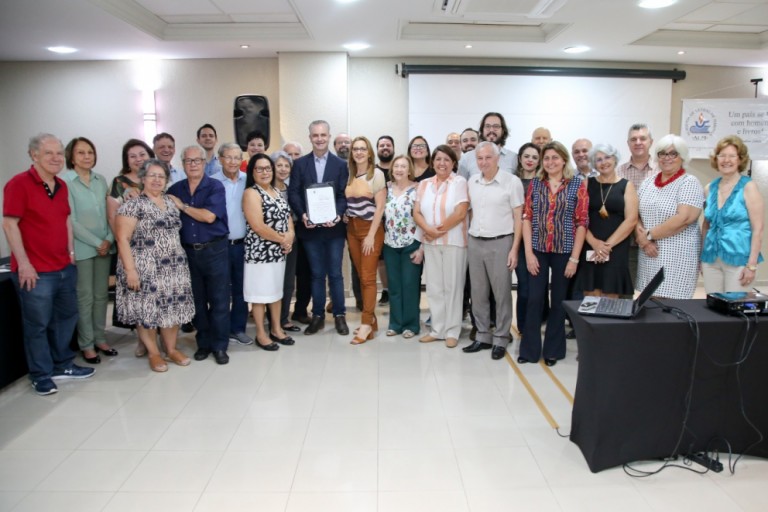 Academia de Letras de Maringá completa 23 anos