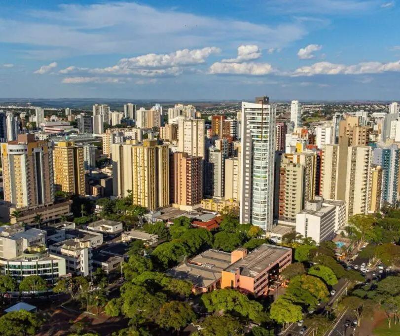 Veja o que abre e fecha no feriado em Maringá