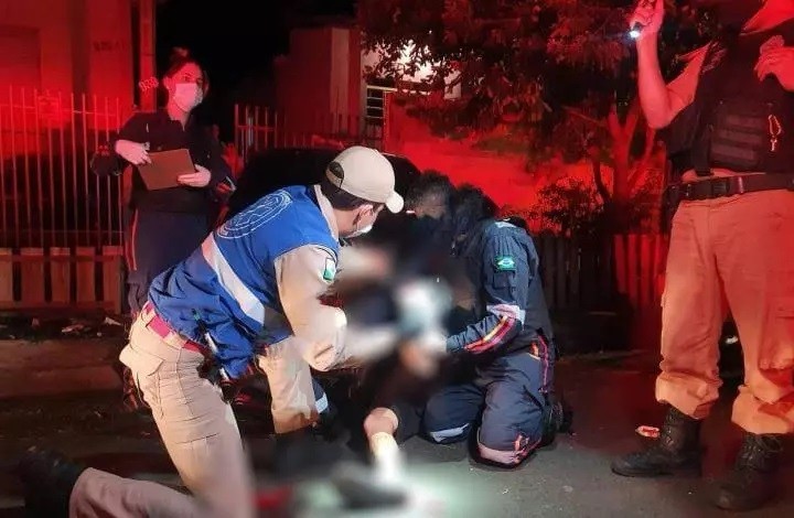 Após perseguição, rapaz de 18 anos leva tiro no pé no Jardim Alvorada