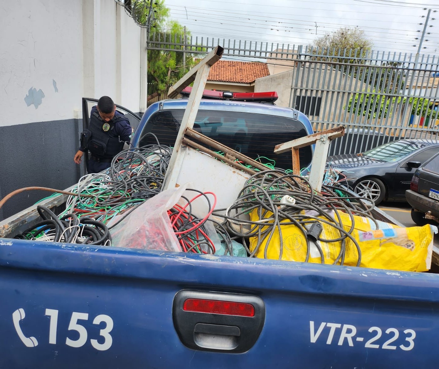 Polícia Civil apreende uma tonelada de fios de cobre que podem ter sido furtados