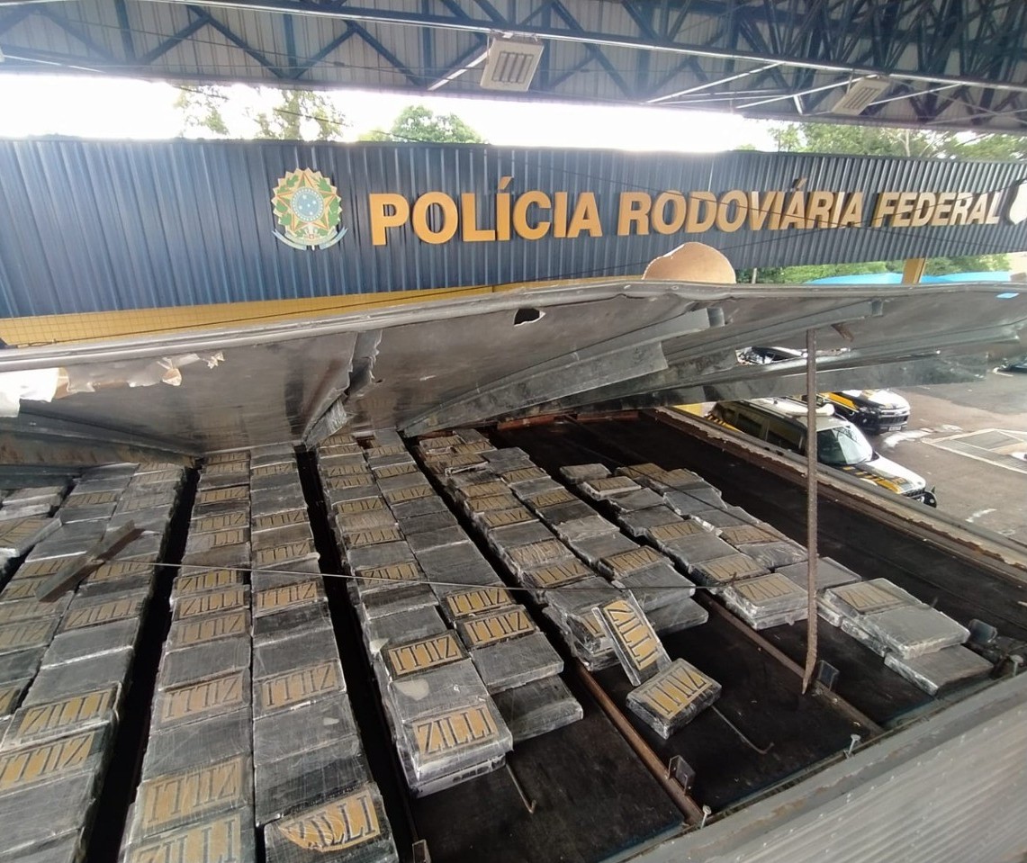 PRF realiza a maior apreensão de cocaína no Paraná; vídeo