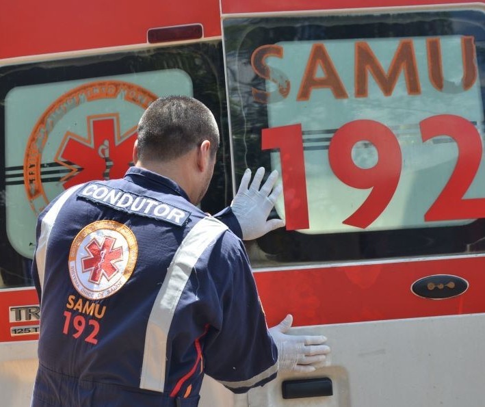 Funcionário morre prensado em máquina de fábrica de sucos