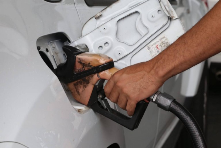 Maringá tem a 2ª gasolina mais cara do Paraná, o que fazer para economizar?