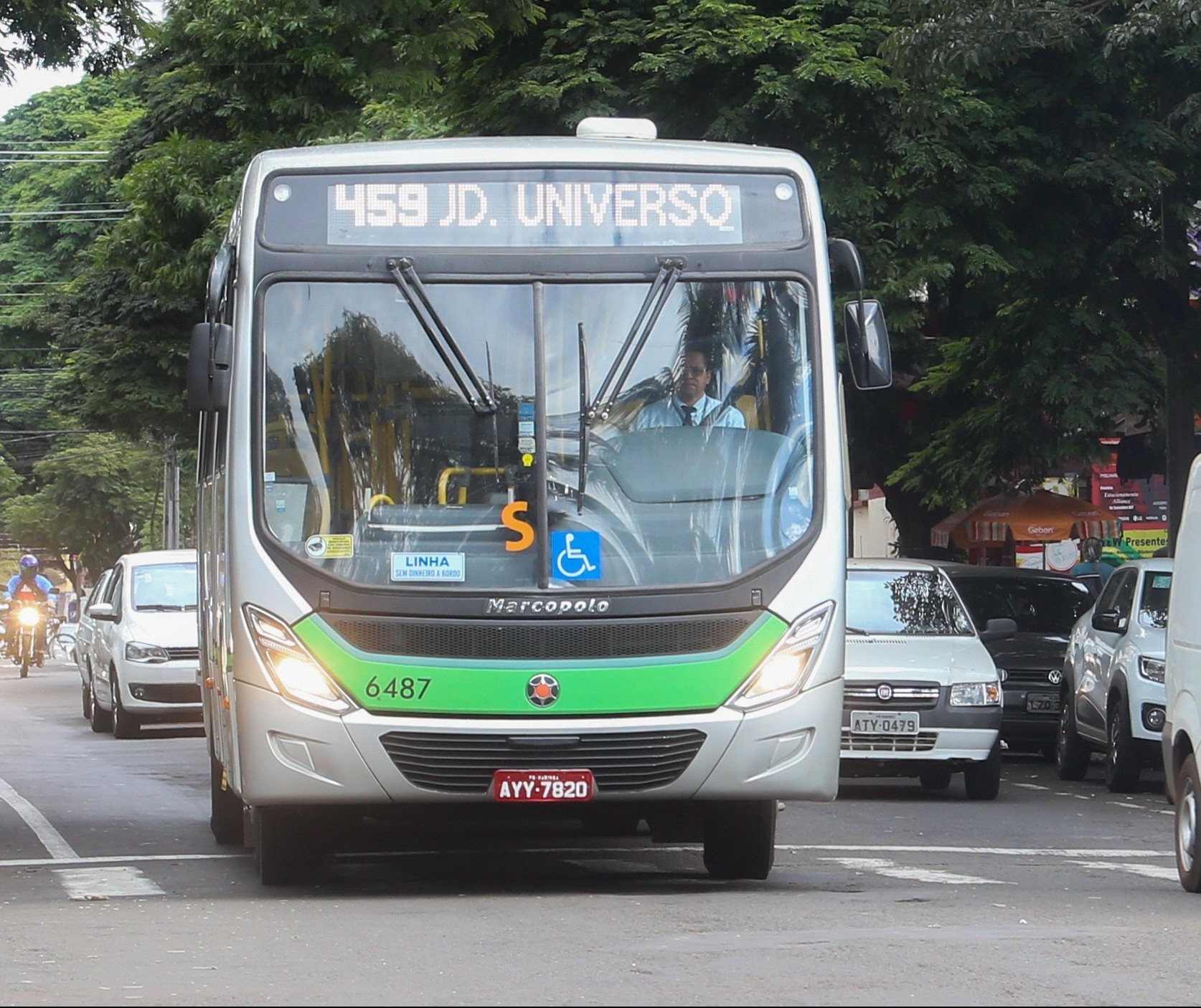 Ônibus paralisam em Maringá na sexta-feira (14) pela manhã