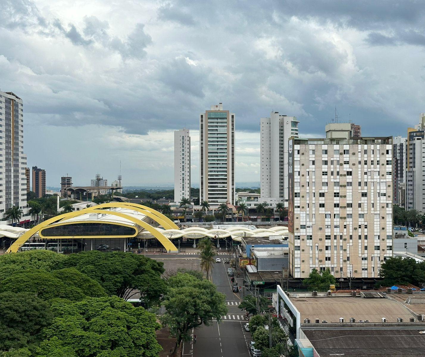 Previsão segue de chuva para esta segunda-feira (20) em Maringá