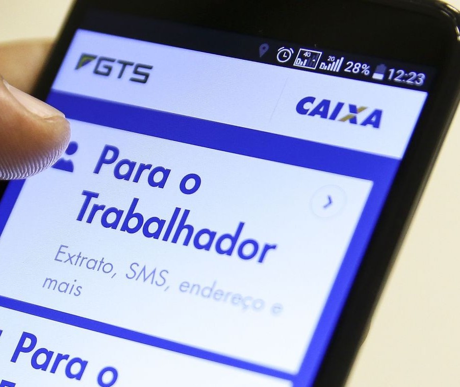 Saque imediato do FGTS é liberado para os nascidos em abril e maio