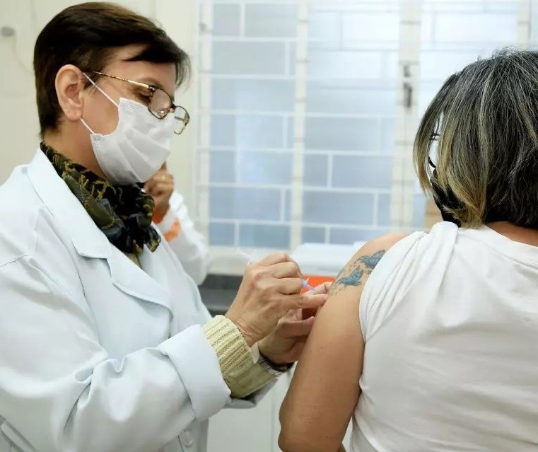 Covid-19: Maringá vacina população de 40 anos ou mais nesta terça-feira