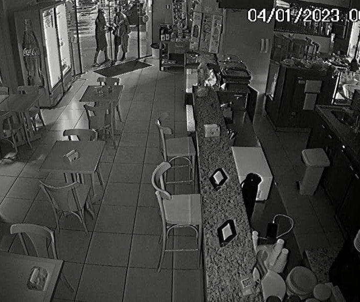 Padaria já foi assaltada 9 vezes nos últimos meses e nem as câmeras de segurança inibem os criminosos; vídeo