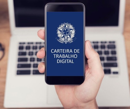 Carteira de Trabalho Digital já substitui documento físico no Brasil