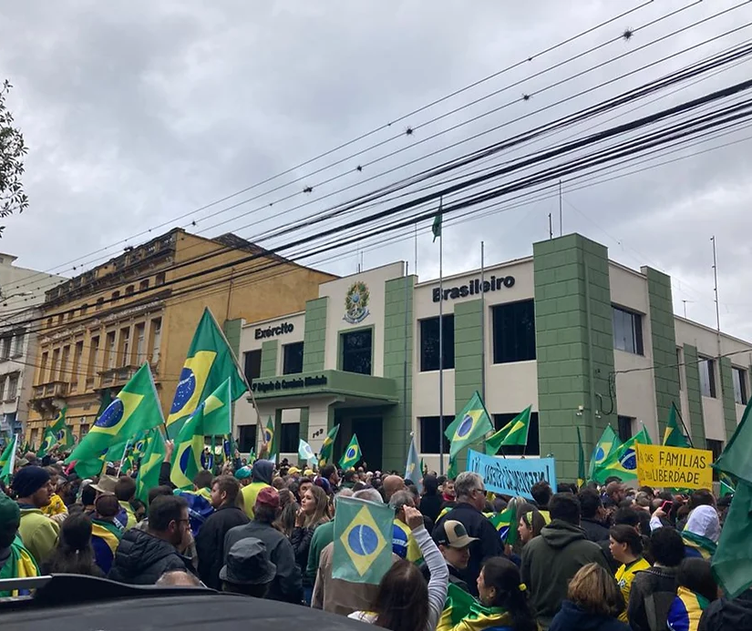 Feriado foi marcado por manifestações em Ponta Grossa 