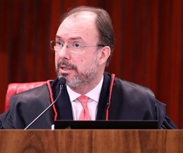 TSE cassa vereadores de Cascavel por fraude à cota de gênero
