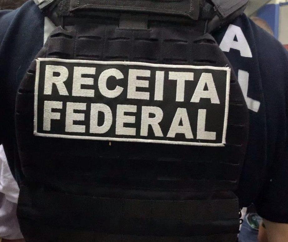 Kombi com carga de eletrônicos avaliada em R$ 400 mil é apreendida pela RF