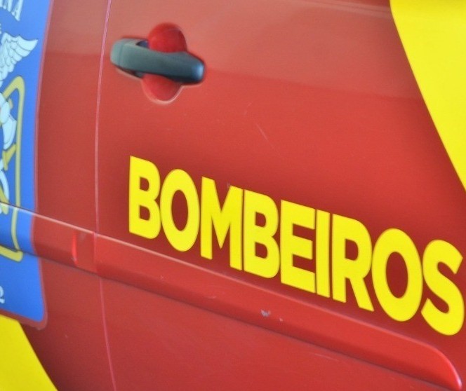 Acidente entre dois ônibus deixa seis pessoas feridas, em Curitiba